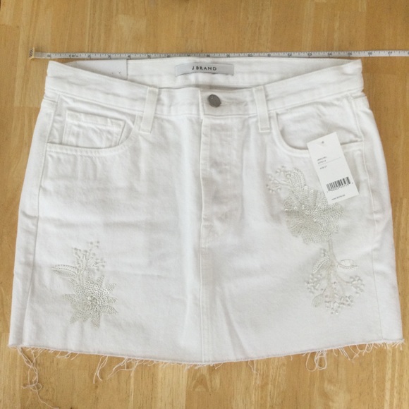 NWT J BRAND Denim Jean Mini Skirt Estella Bonny White SZ 27 - Picture 2 of 5